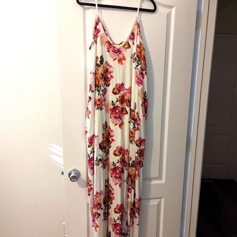 Women's maxi dress size S (fits like M)